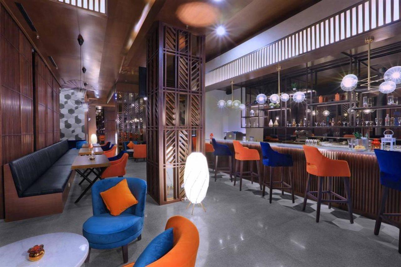 Quest Prime Cikarang By Aston Hotell Bekasi Exteriör bild