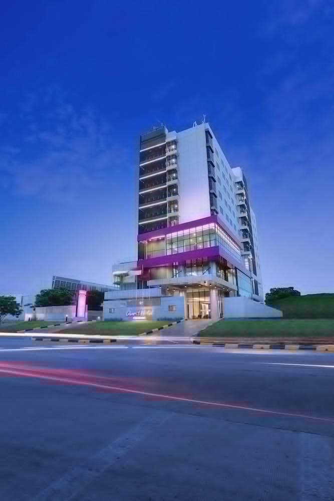 Quest Prime Cikarang By Aston Hotell Bekasi Exteriör bild