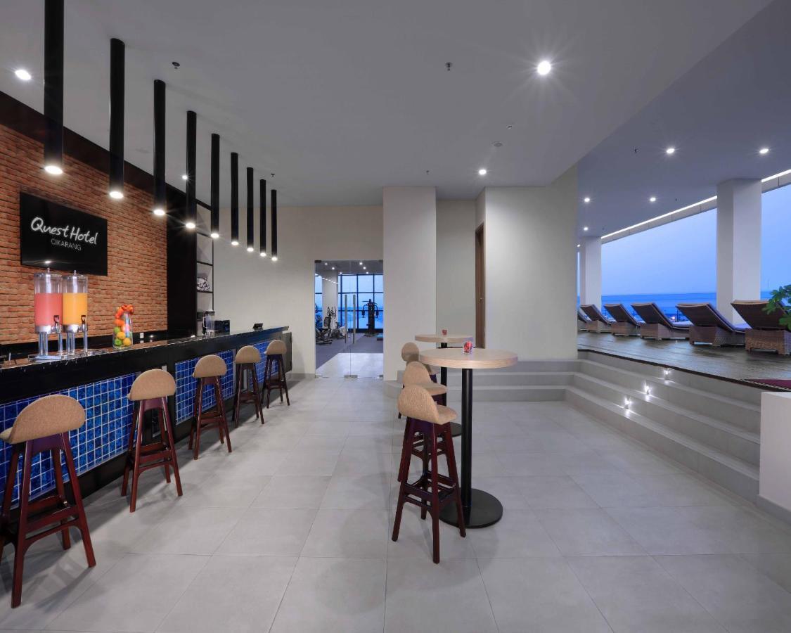 Quest Prime Cikarang By Aston Hotell Bekasi Exteriör bild