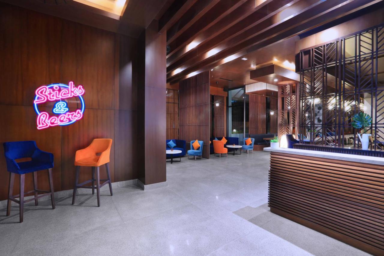 Quest Prime Cikarang By Aston Hotell Bekasi Exteriör bild