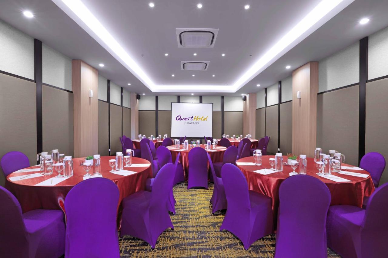 Quest Prime Cikarang By Aston Hotell Bekasi Exteriör bild