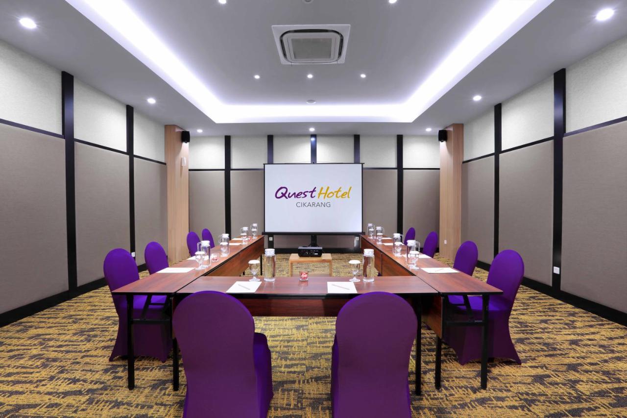 Quest Prime Cikarang By Aston Hotell Bekasi Exteriör bild